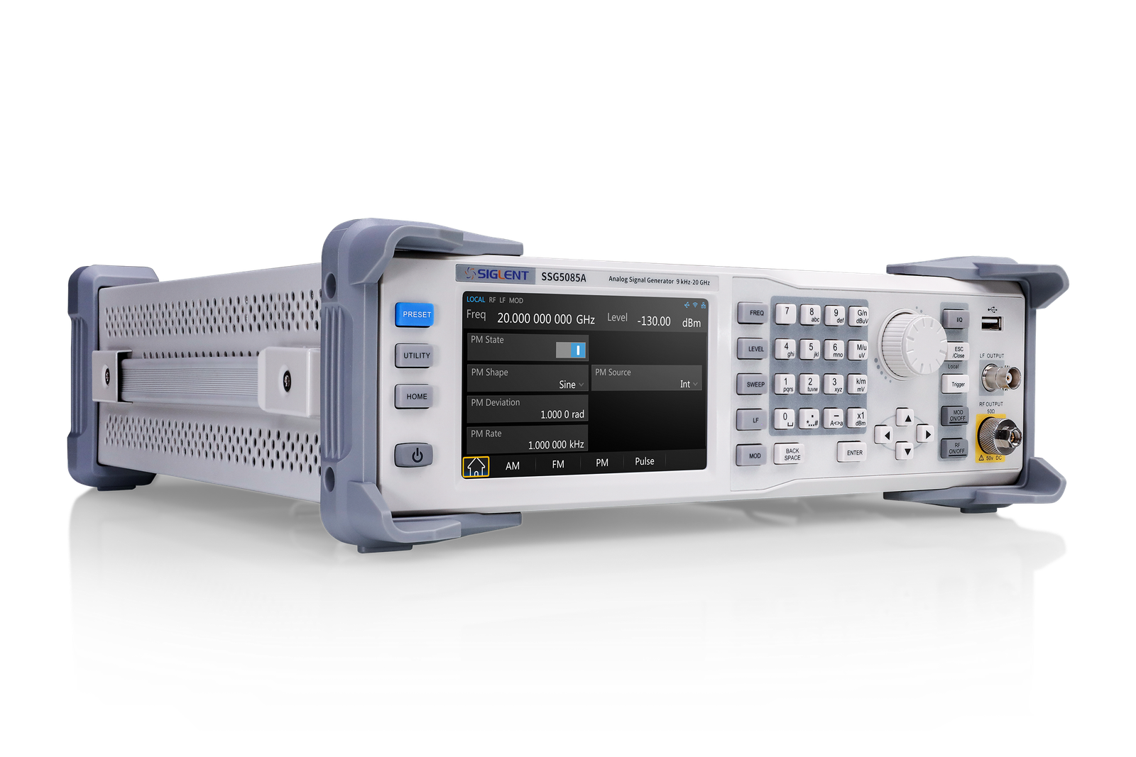 SIGLENT SSG5000A RF generator display and front-panel controls